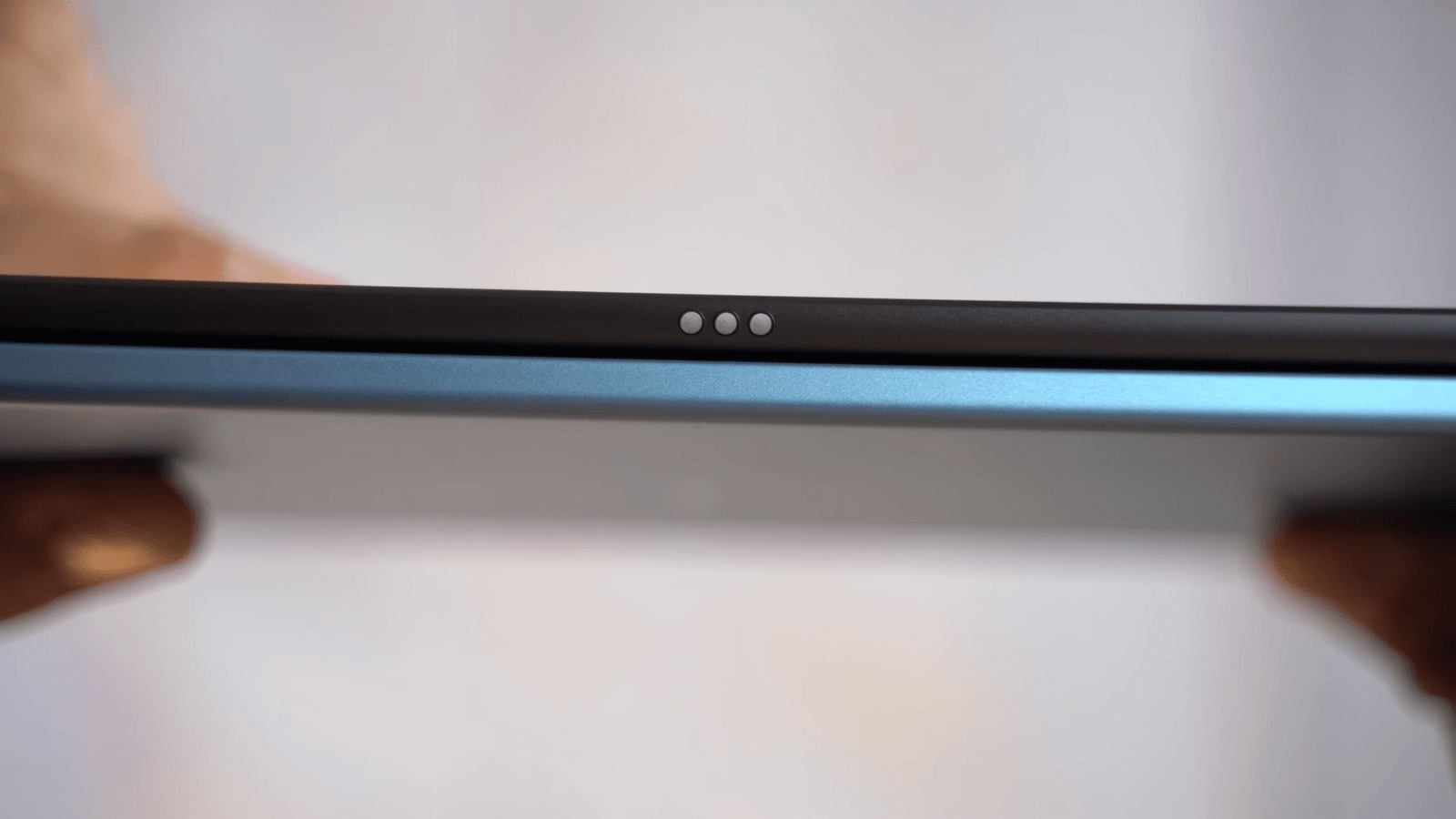 iPad 7th Gen 10.2 inch smart connector