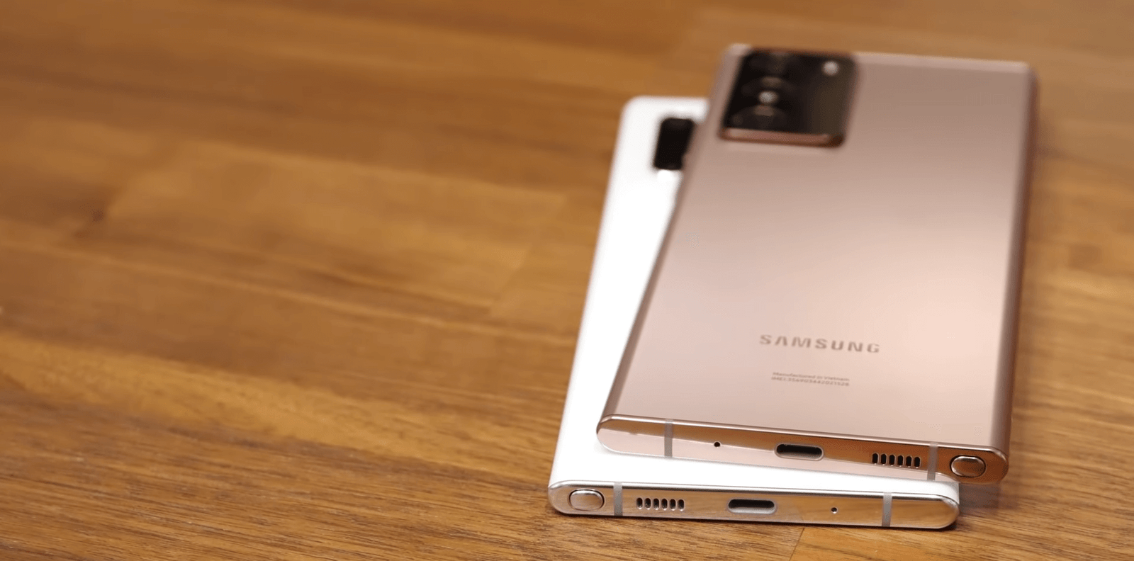 Samsung Galaxy Note 10 Plus vs Note 20 Ultra port