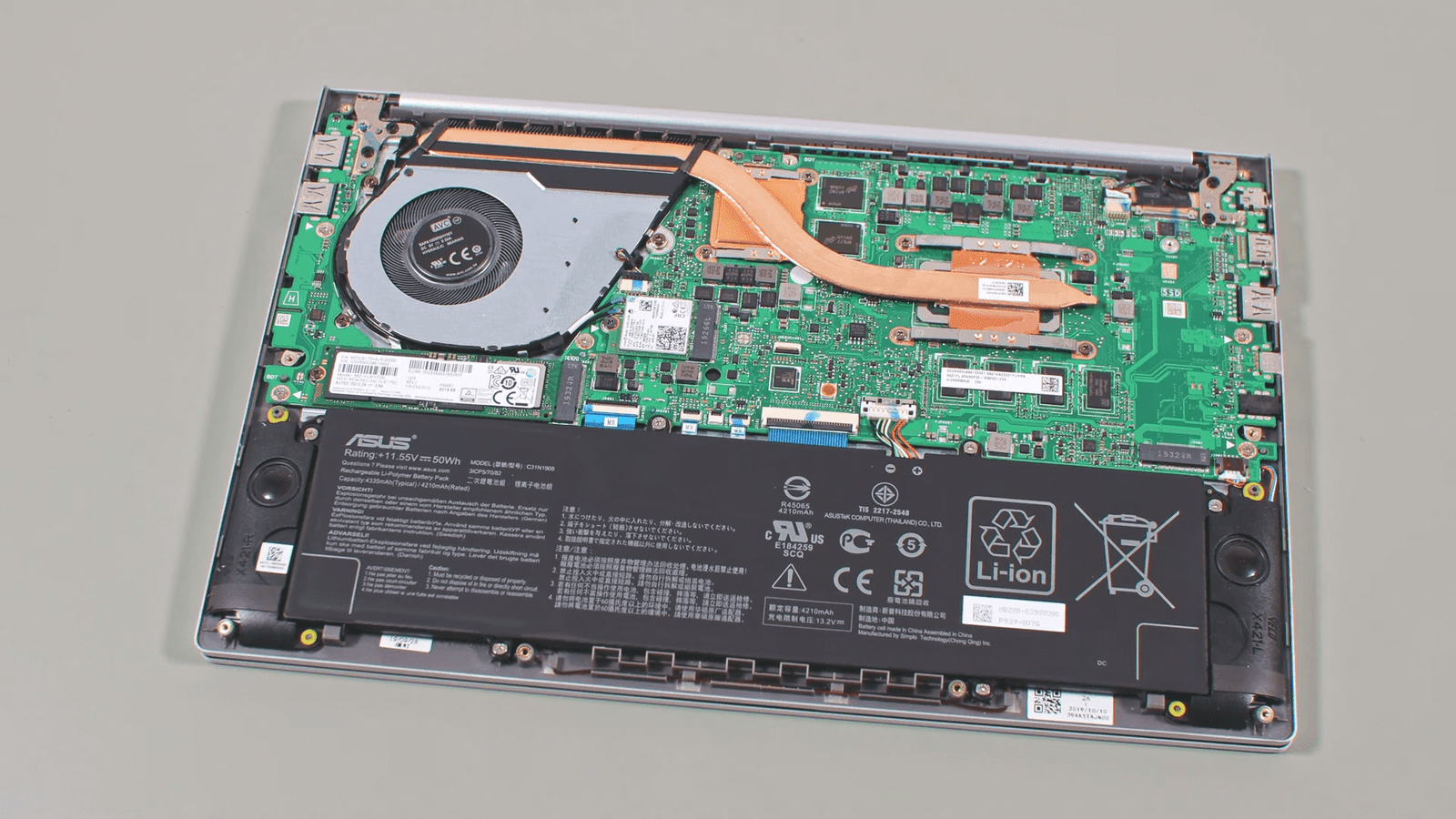 ASUS VivoBook S14 ultrabook internal