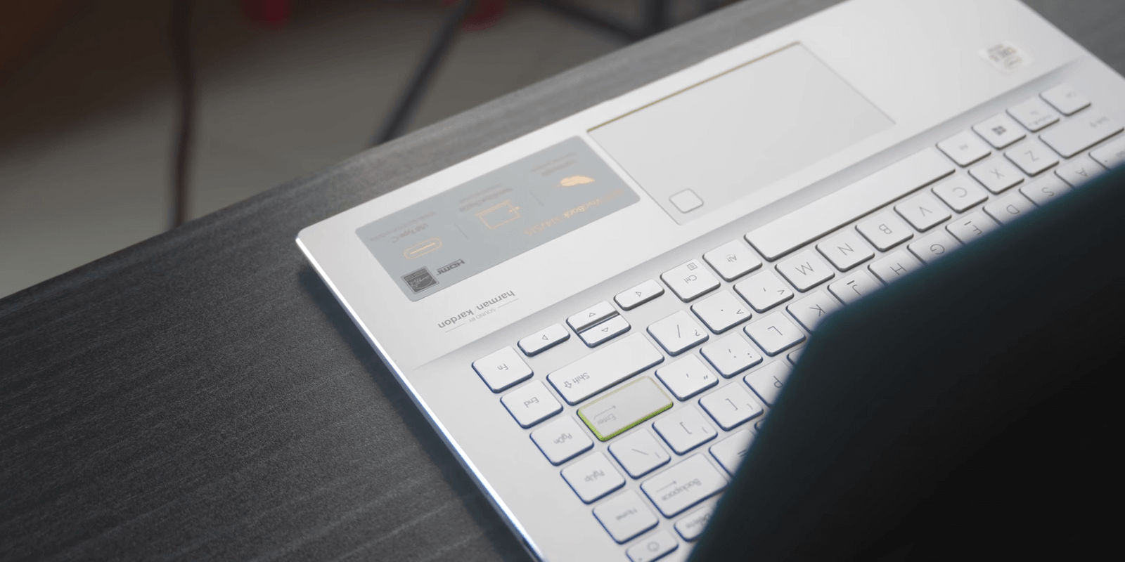 Asus VivoBook S14 S433FA keyboard