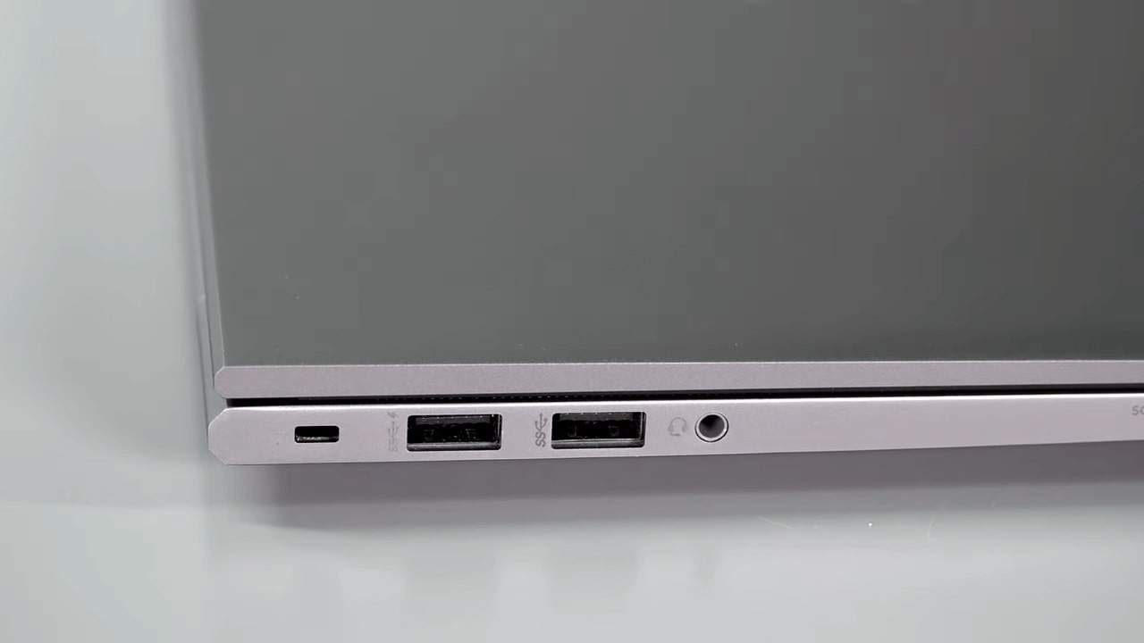 HP ZBook Firefly 14 G8 Left Ports