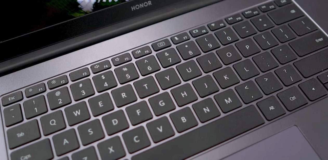 Honor MagicBook X 15 keyboard