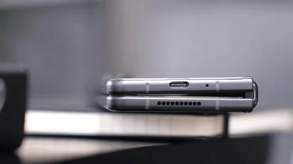 Samsung Galaxy Z Fold 3 5G Charging