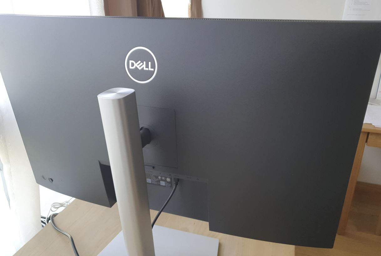 Dell 32 USB-C Hub P3222QE Review: Best 4K Monitor