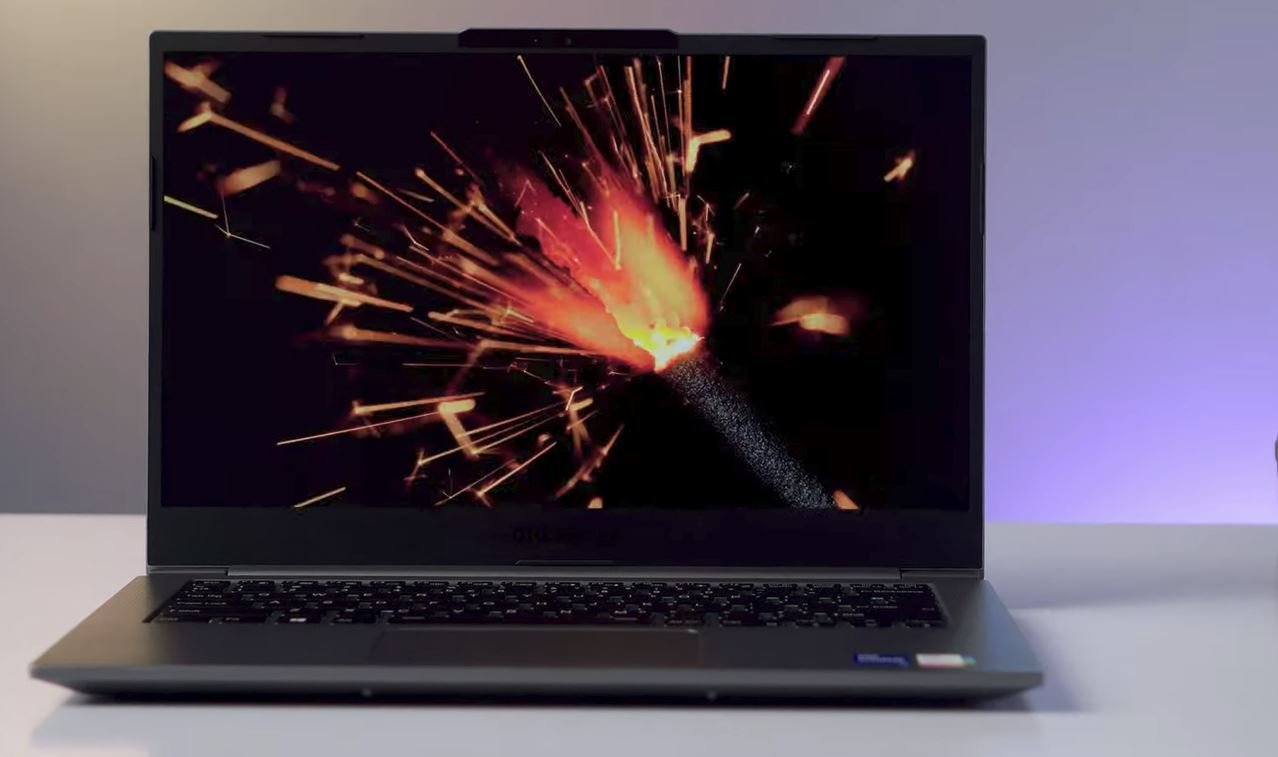 GIGABYTE U4 Intel 11th Gen Lightweight Laptop Review 4