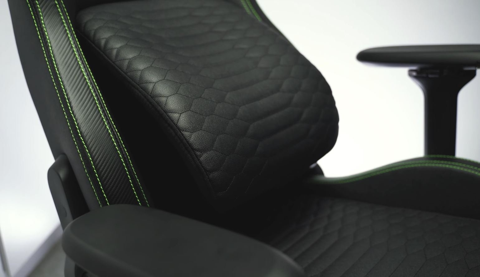 Razer Iskur Gaming Chair With Built in Lumbar Support Review 7