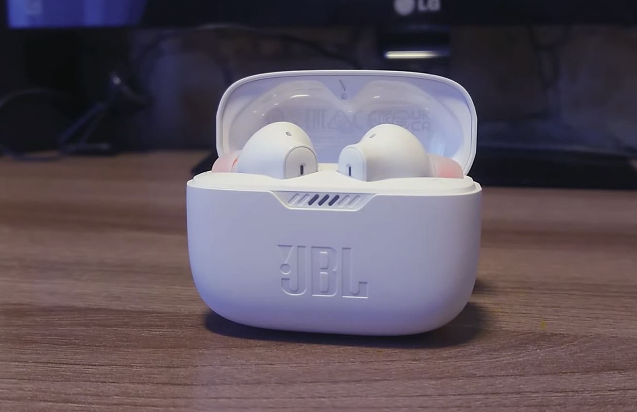 JBL Tune 230 NC TWS Noise Cancelling Headphones Review 3