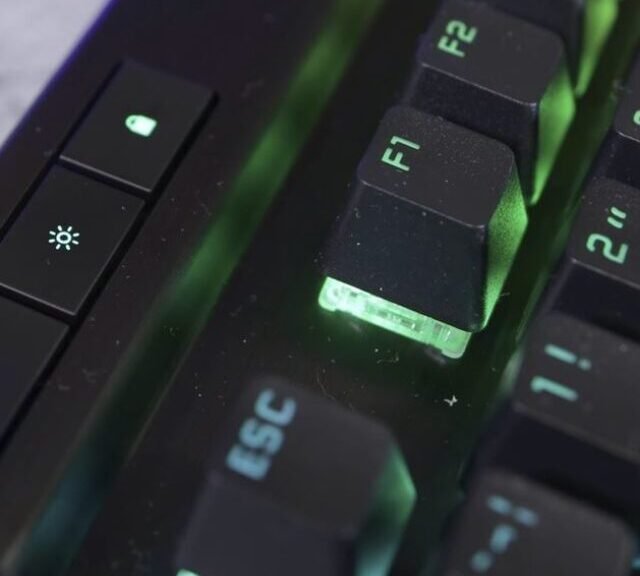 cropped-Corsair-K70-RGB-PRO-Mechanical-Gaming-Keyboard-Review-6.jpg
