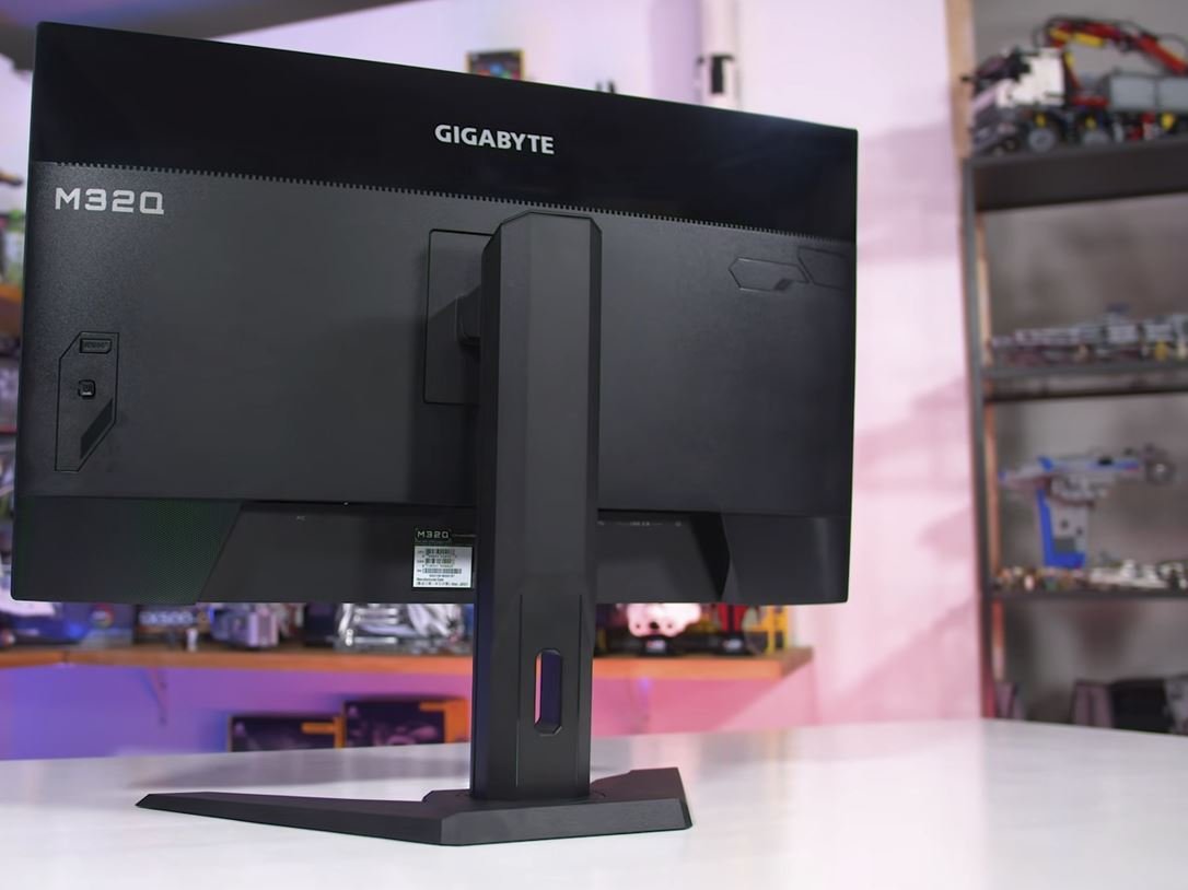 Gigabyte M32Q Gaming Monitor back and stand
