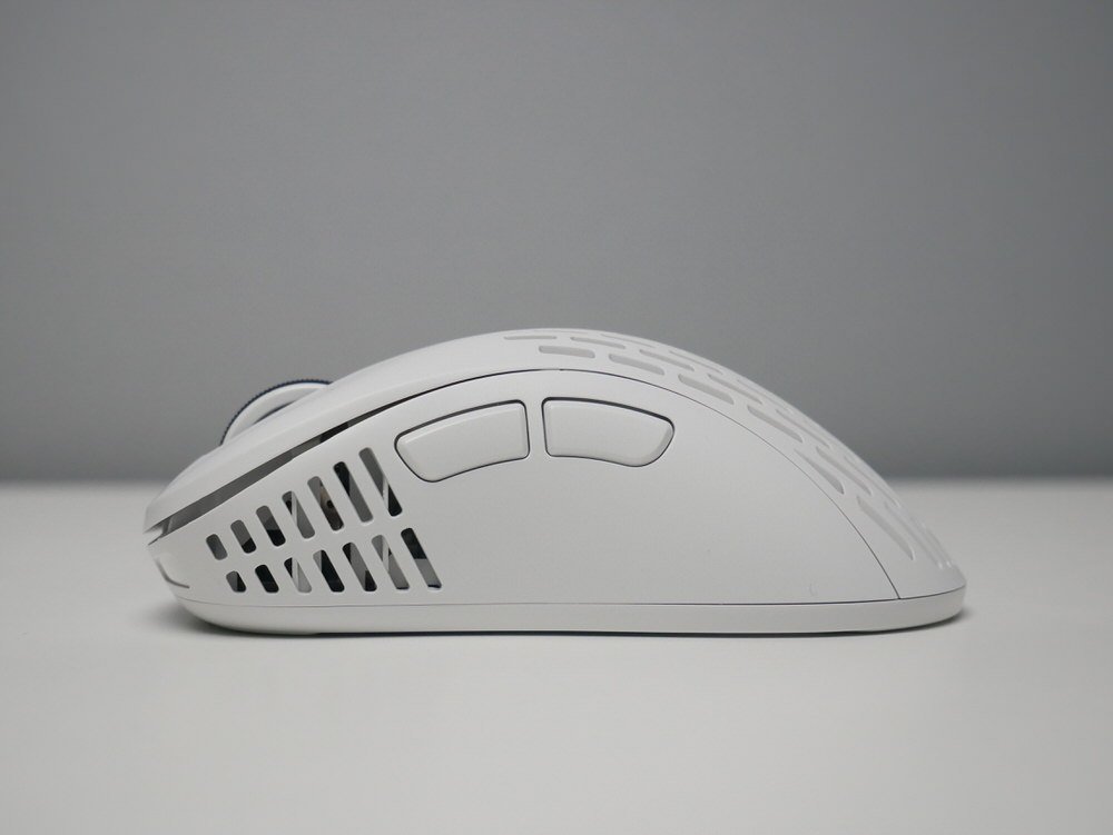 Pulsar Xlite V2 Wireless Gaming Mouse Review Great Looking Mouse 7