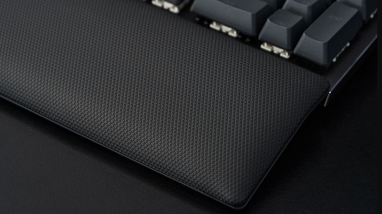 Corsair K70 Max Keyboard wrist pad