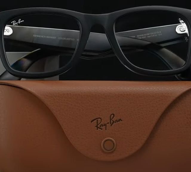 Introduced the Second-generation Ray-ban Meta Smart Glasses